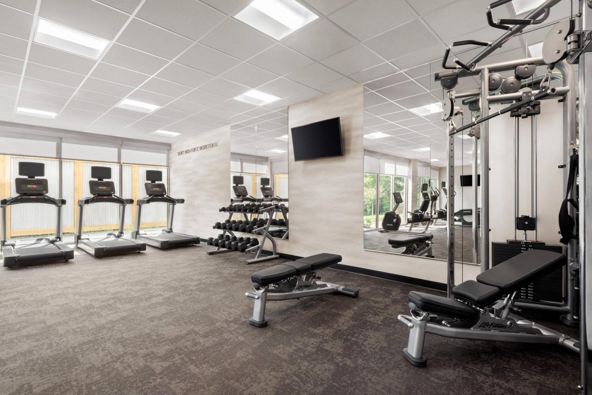 Fairfield Inn & Suites By Marriott Milwaukee West West Milwaukee Extérieur photo