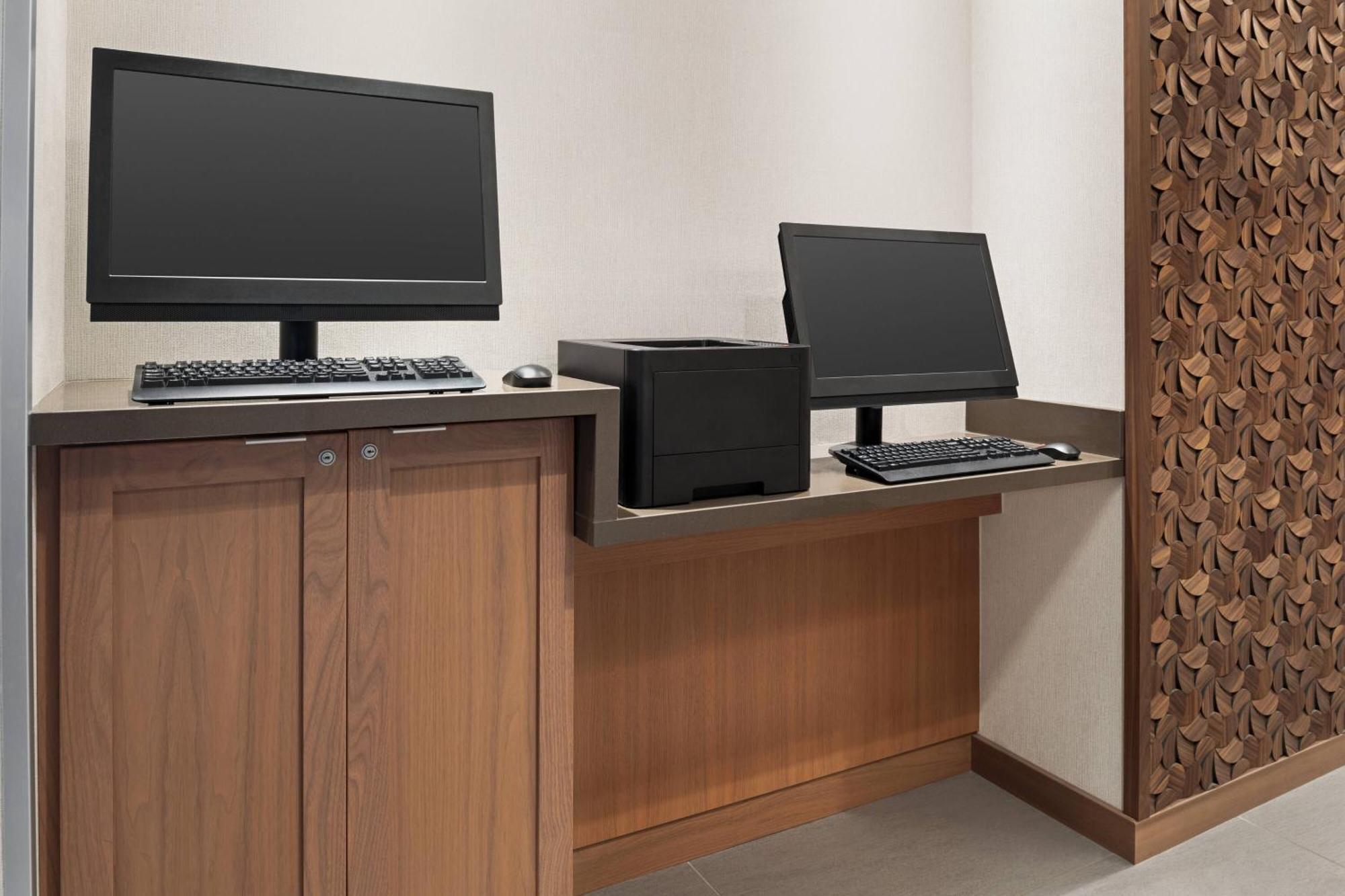 Fairfield Inn & Suites By Marriott Milwaukee West West Milwaukee Extérieur photo