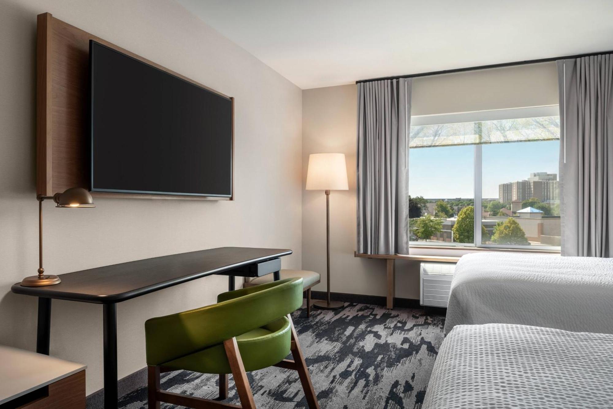 Fairfield Inn & Suites By Marriott Milwaukee West West Milwaukee Extérieur photo