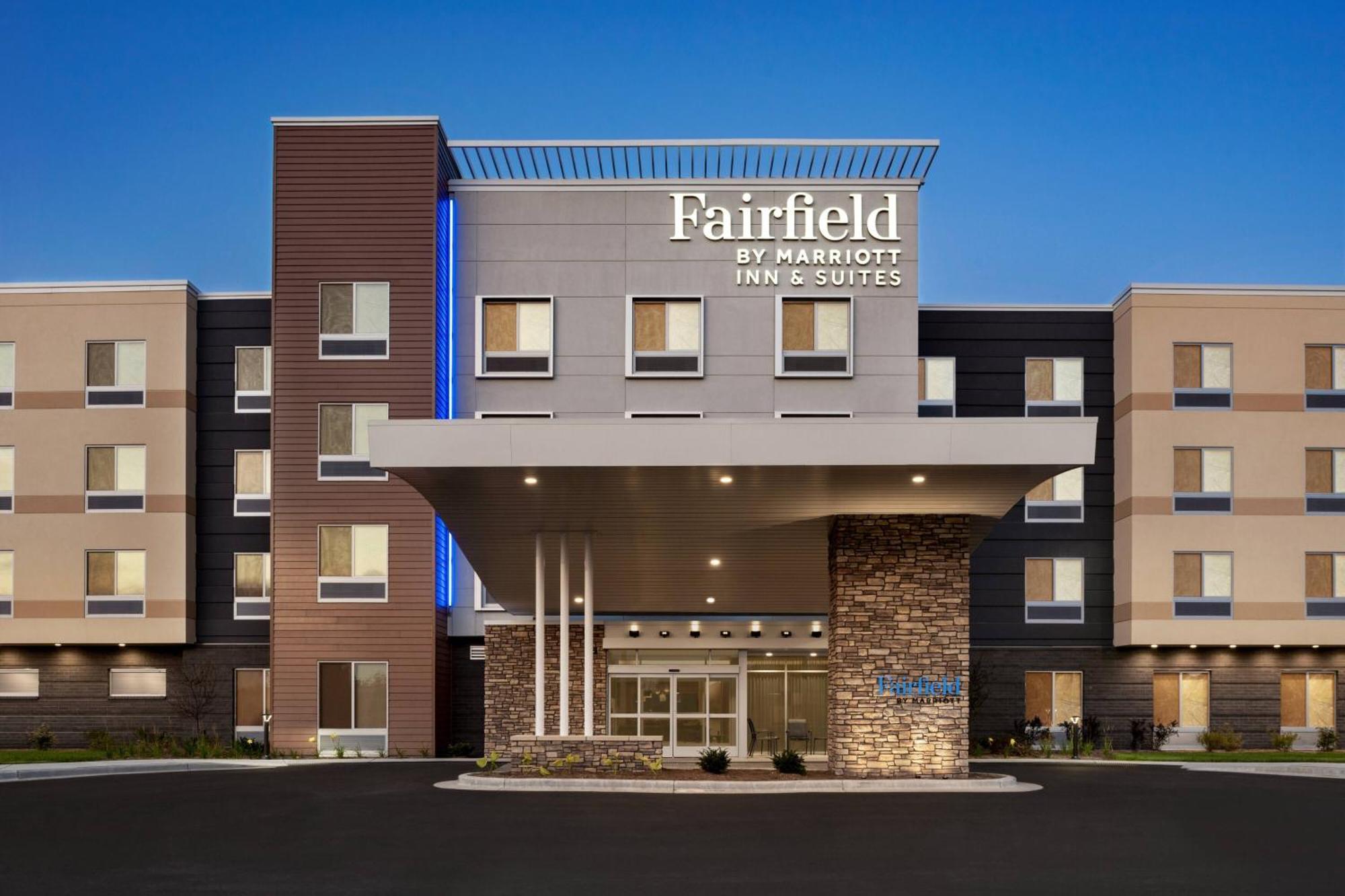Fairfield Inn & Suites By Marriott Milwaukee West West Milwaukee Extérieur photo