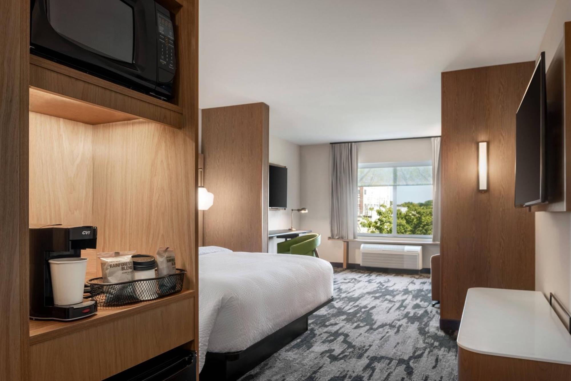 Fairfield Inn & Suites By Marriott Milwaukee West West Milwaukee Extérieur photo