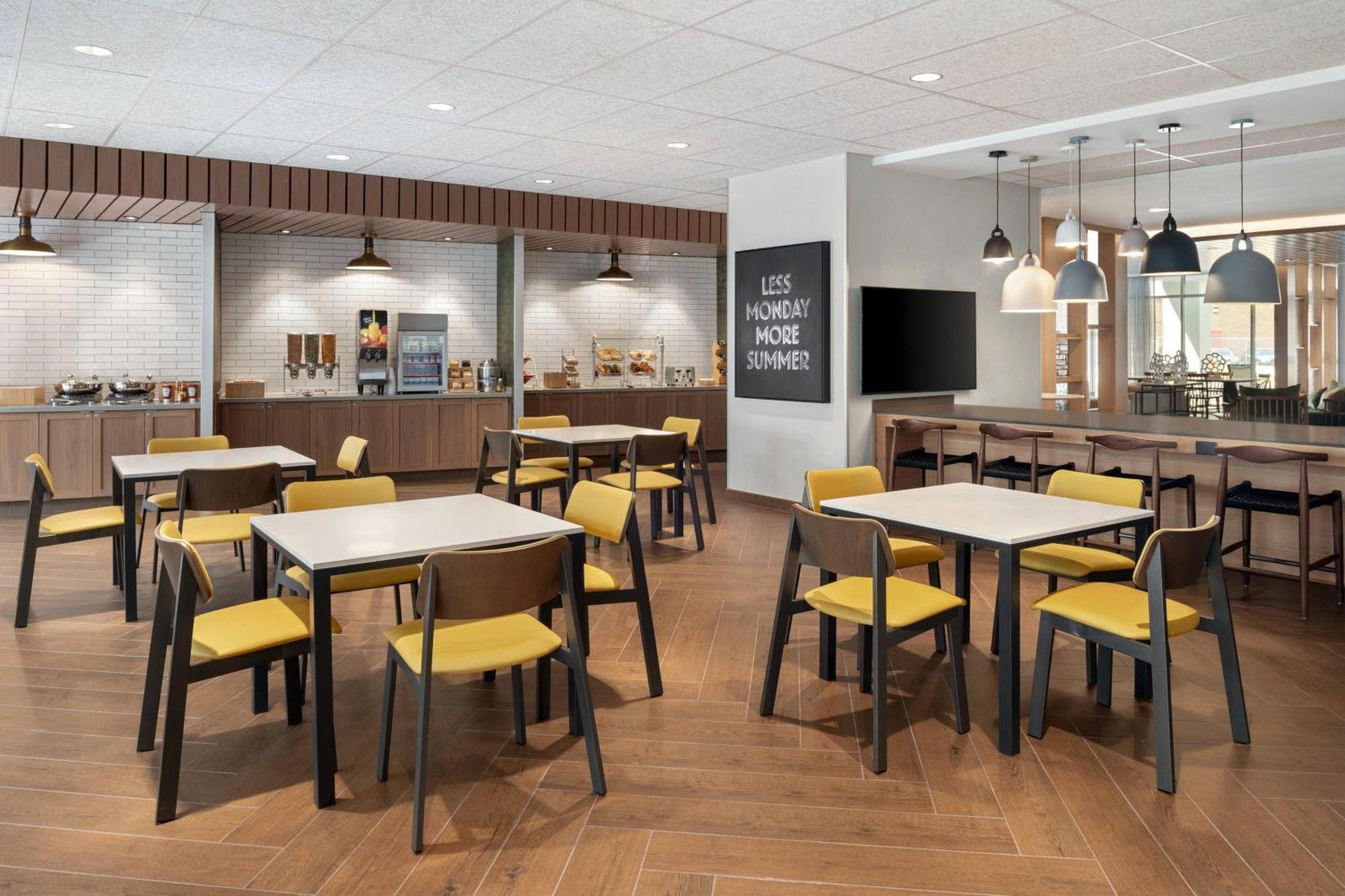 Fairfield Inn & Suites By Marriott Milwaukee West West Milwaukee Extérieur photo