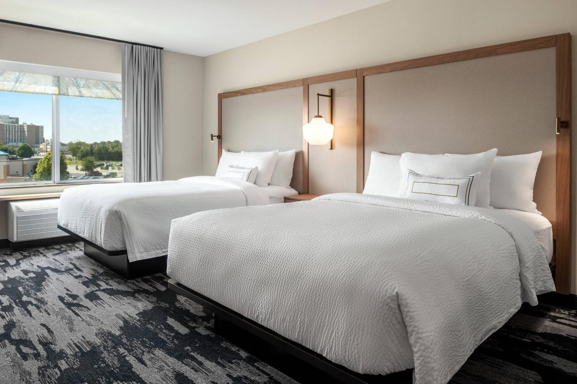 Fairfield Inn & Suites By Marriott Milwaukee West West Milwaukee Extérieur photo