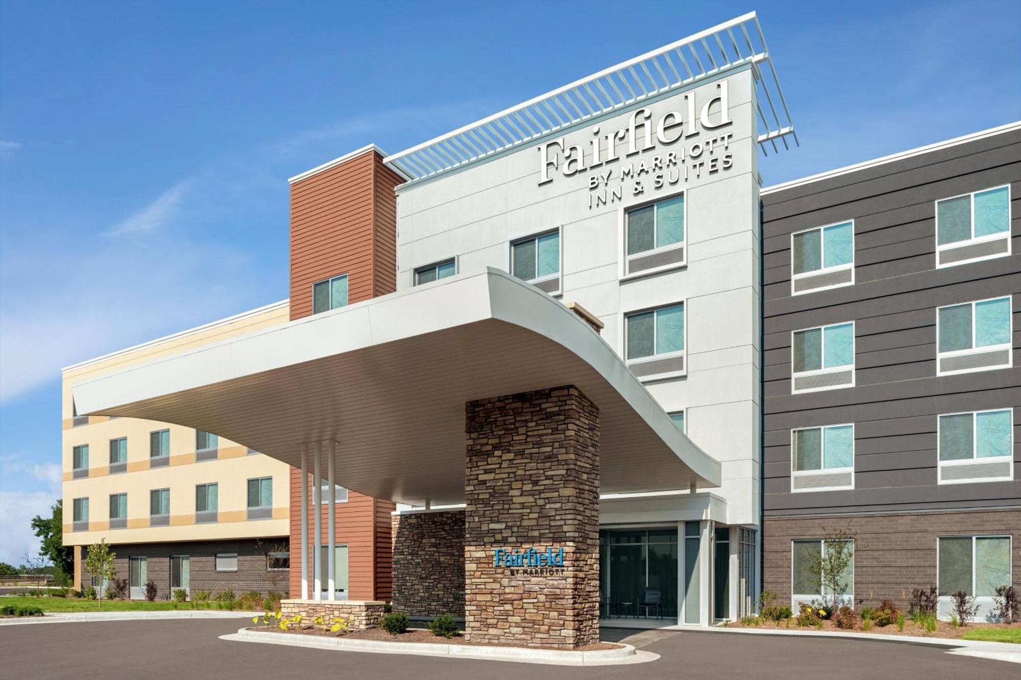 Fairfield Inn & Suites By Marriott Milwaukee West West Milwaukee Extérieur photo